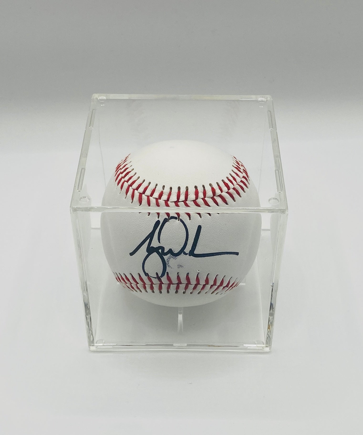 Tiger Woods Signed Baseball In Case With COA (984561)