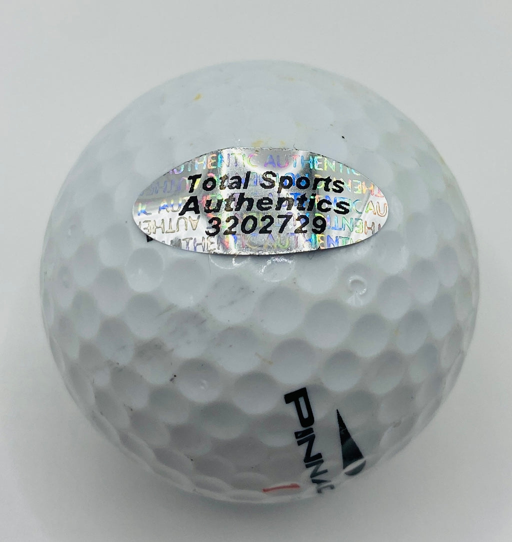 Tiger Woods Signed Golf Ball In Case With COA (3202729)