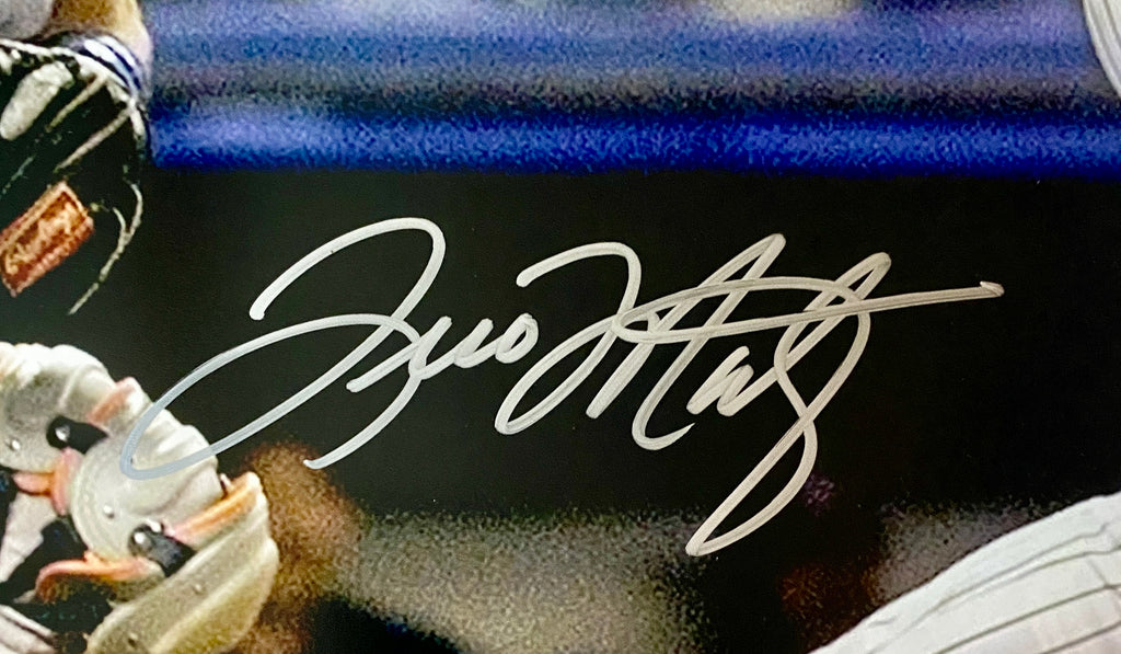 Tino Martinez Signed 16x20 Photo With COA (PC488475) (Yankees)