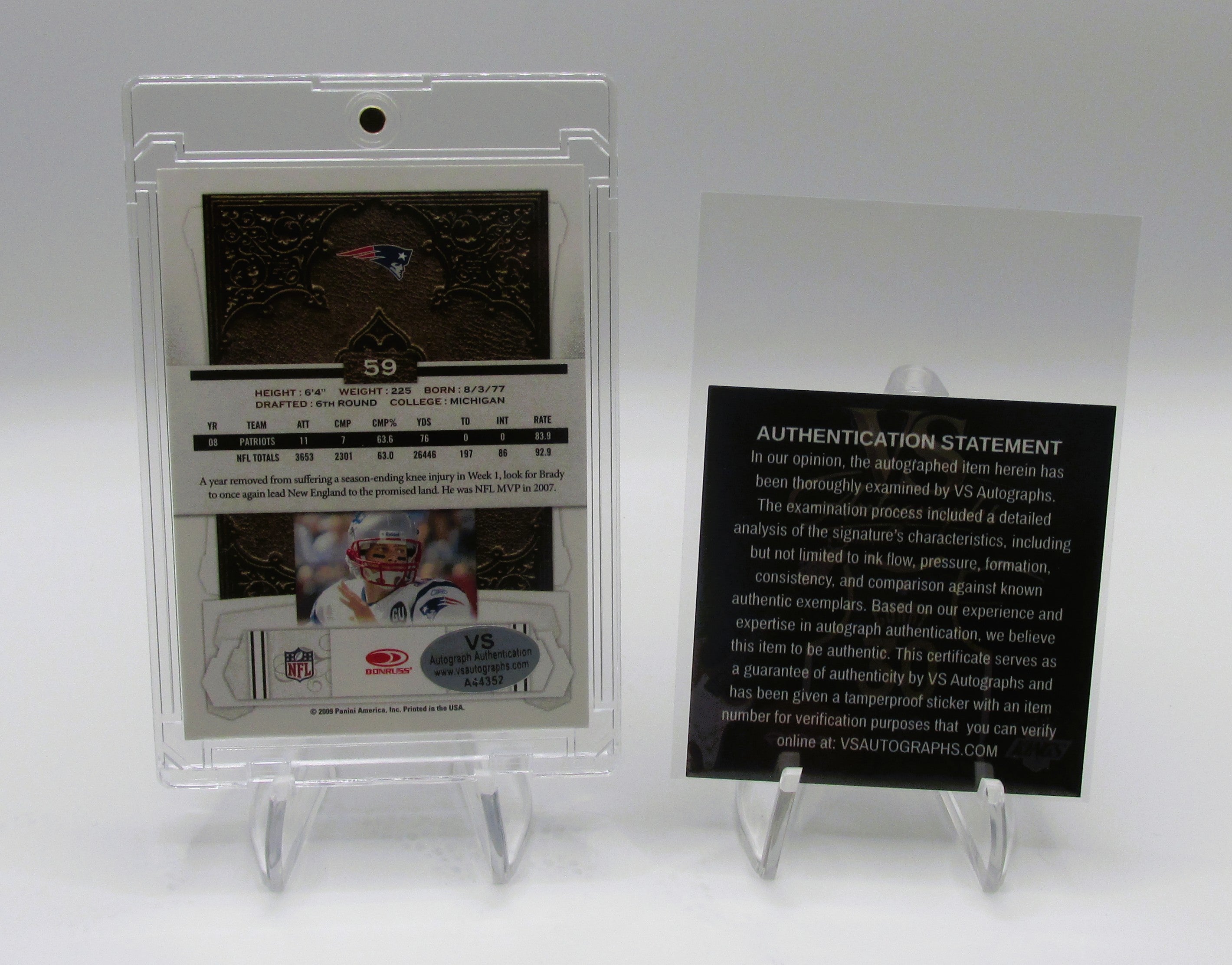 Tom Brady Signed Card With COA (A44352) (Patriots)