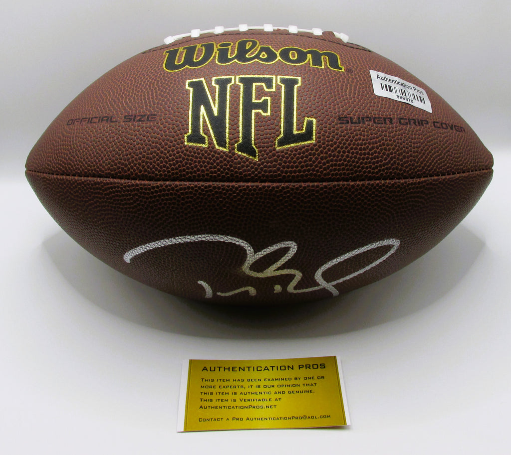 Tom Brady Signed Football With COA (986870) (Patriots, Bucs)