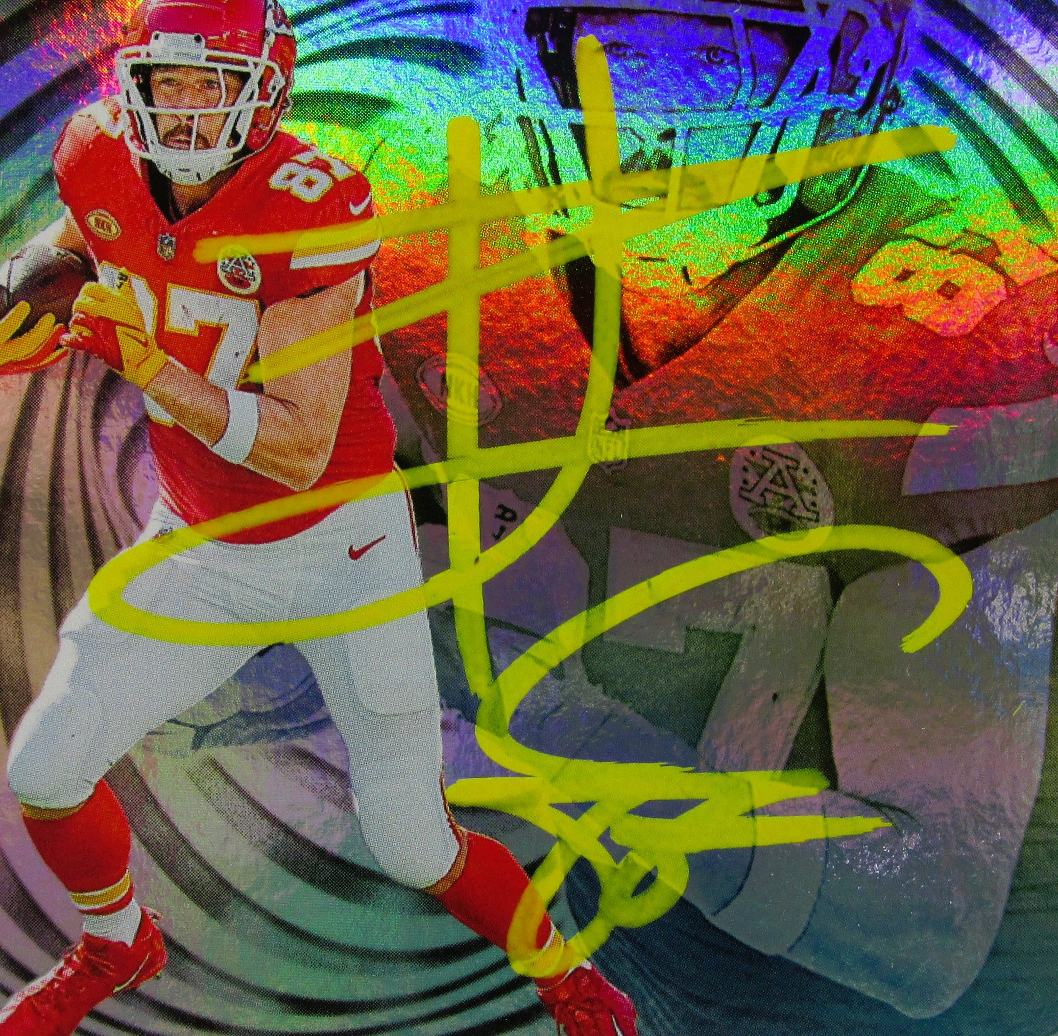 Travis Kelce Signed Card With COA (456720) (Chiefs)