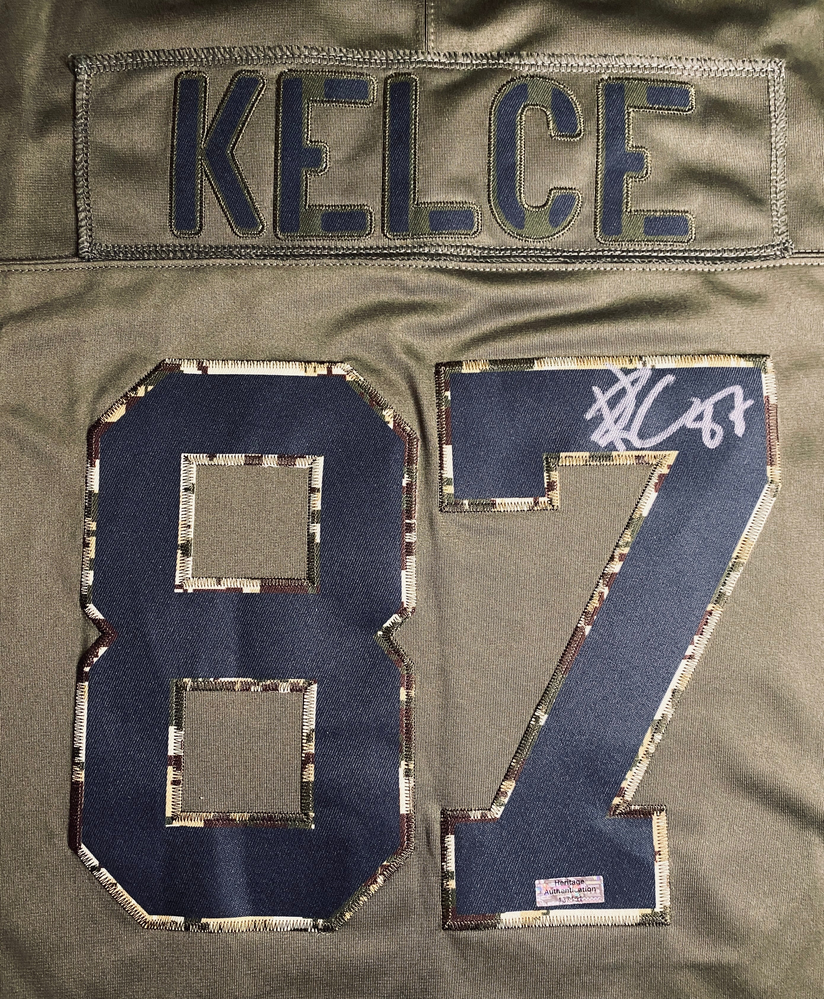 Travis Kelce Signed Jersey With COA (137151) (Chiefs)