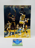 Wilt Chamberlain Signed 8x10 Photo With COA (3202131) (Lakers)