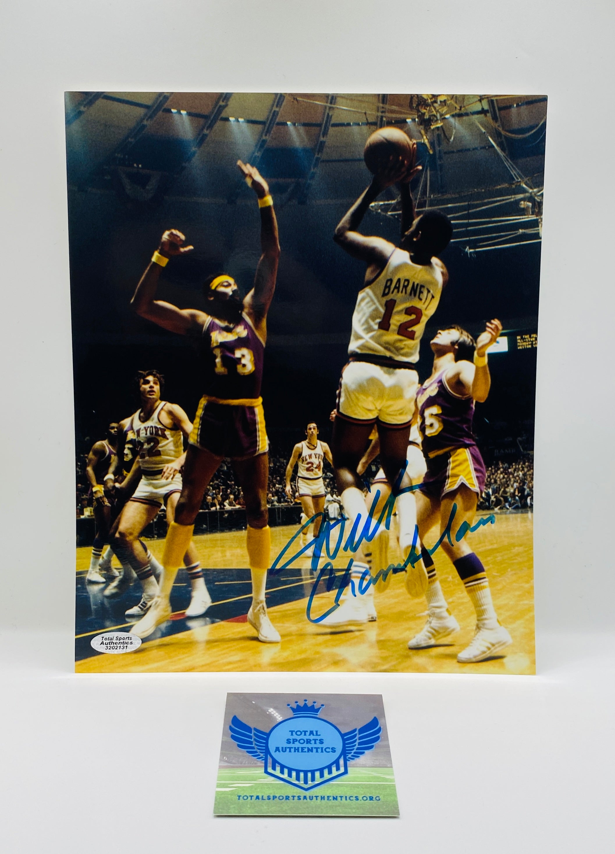 Wilt Chamberlain Signed 8x10 Photo With COA (3202131) (Lakers)