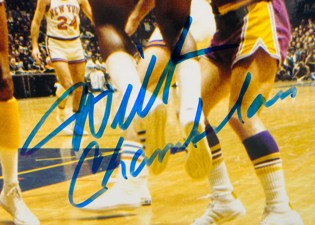 Wilt Chamberlain Signed 8x10 Photo With COA (3202131) (Lakers)