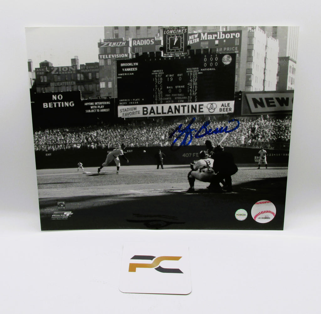 Yogi Berra Signed 8x10 Photo With COA (PC485390) (Yankees)