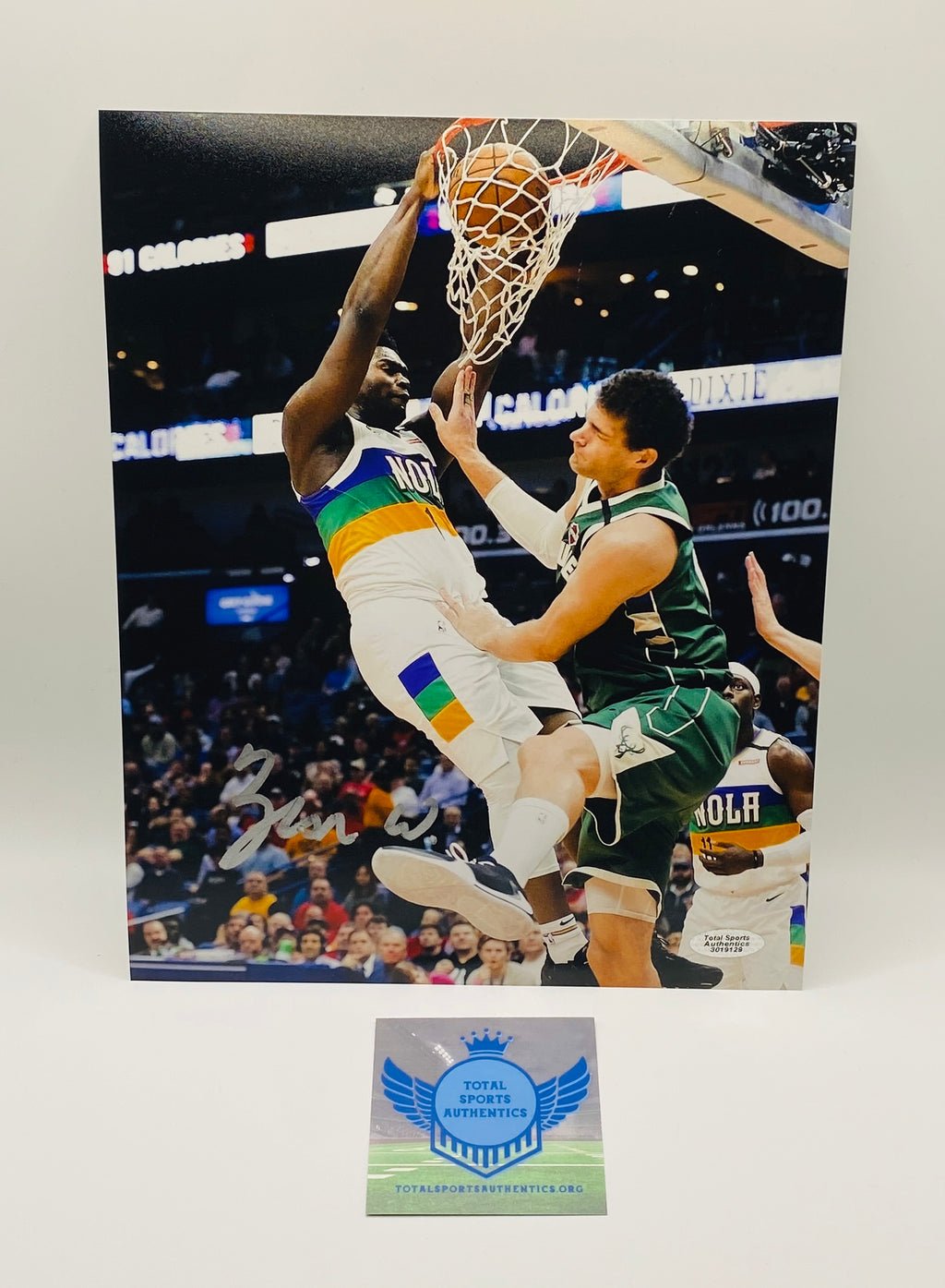 Zion Williamson Signed 8x10 Photo With COA (3019129) (Pelicans)