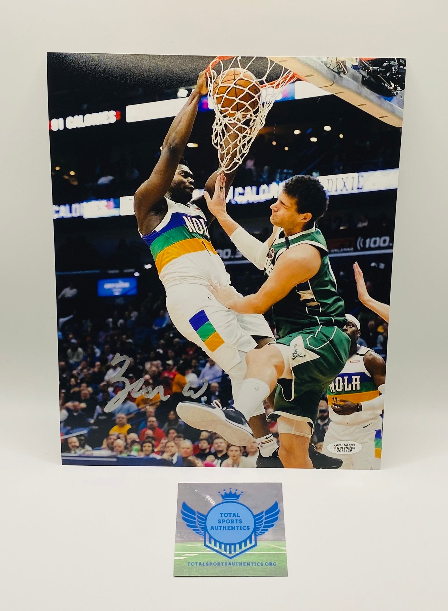 Zion Williamson Signed 8x10 Photo With COA (3019129) (Pelicans)