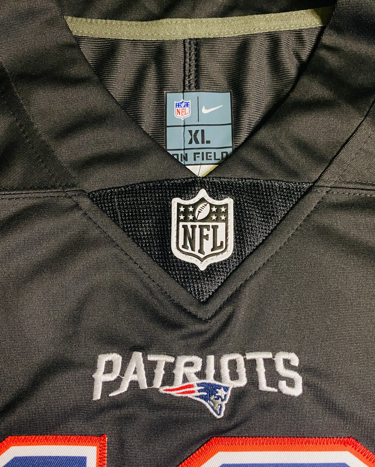 Drake Maye Signed Jersey With COA (202193) (Patriots)