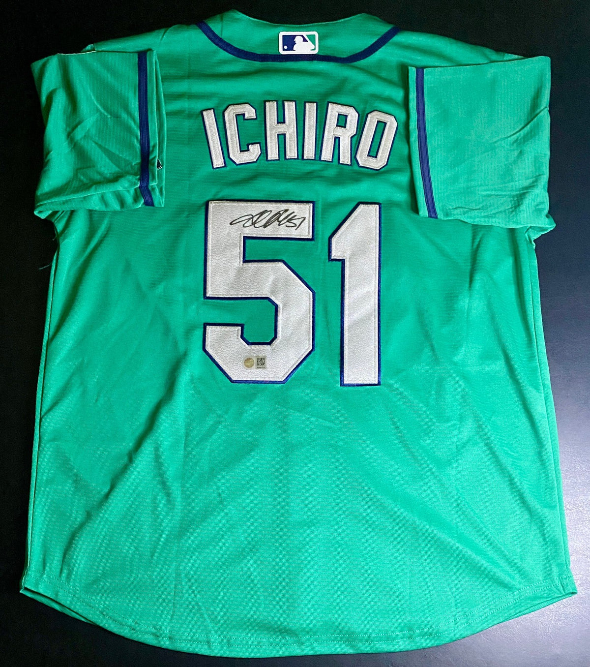 Ichiro Suzuki Signed Jersey With COA (PC601712) (Mariners)
