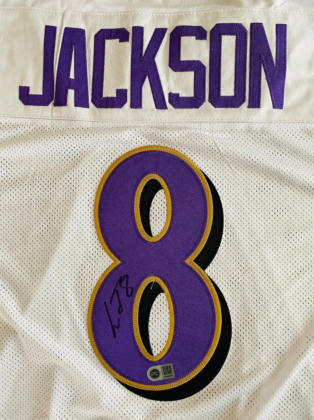Lamar Jackson Signed Jersey With COA (PC608938)